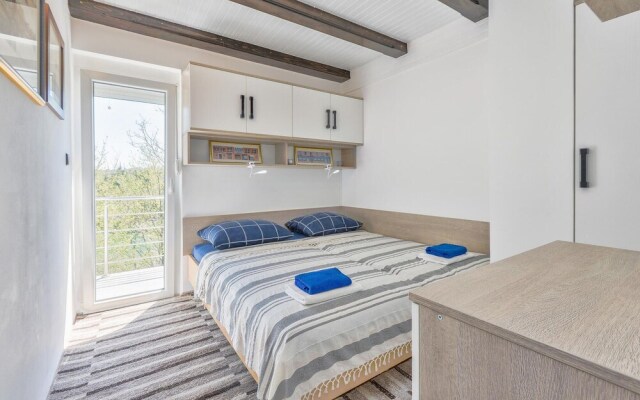 Nice Home in Donji Zvecaj With 3 Bedrooms, Wifi and Outdoor Swimming Pool