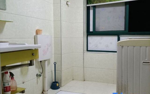 Beihai Yigui Youth Hostel (Wanda Plaza Wuyue Plaza Branch)