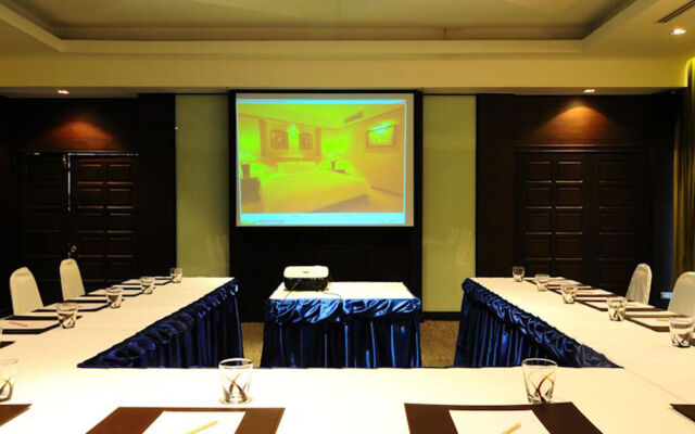 Pantip Suites