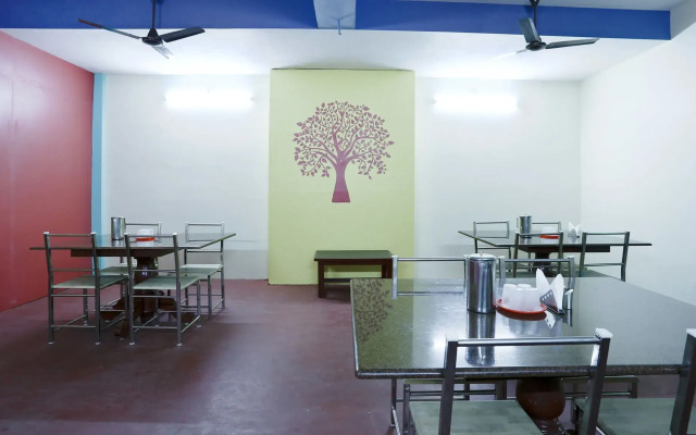 Treebo Grace Inn, 3 Min Walk From Promenade Beach