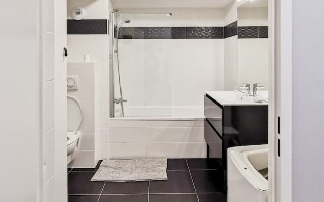 Charming Apartment, Quiet, Hotel Service