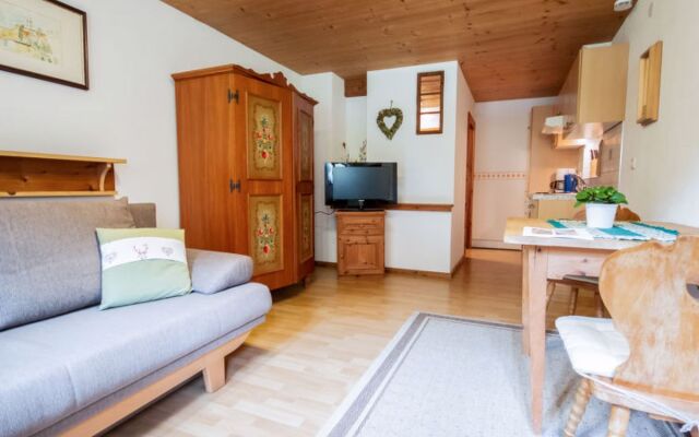 Beim Holzschnitzer 33958
