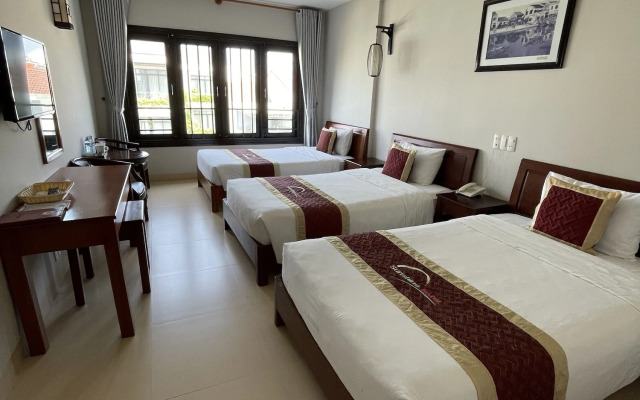Sunshine Hotel