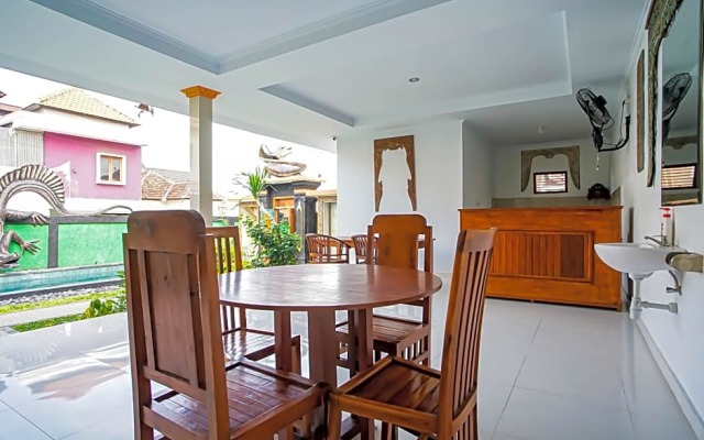 Kadek Bagus Guest House by ZUZU