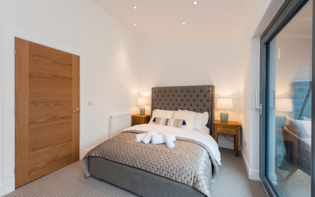 Taymouth Marina-1 Loch View