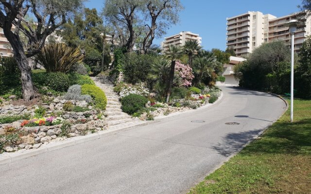 Studio Proche Mer Piscine et Tennis