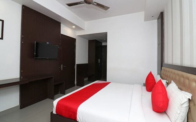 Capital O 18443 Hotel Nano