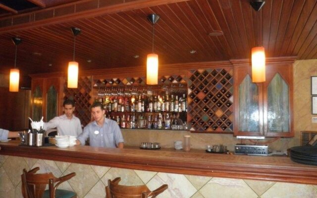 Carlton Bhamdoun Hotel