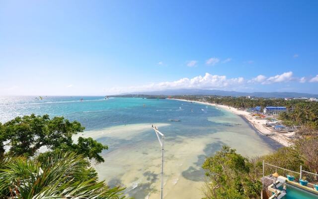 Karuna Boracay Suites de Laboy