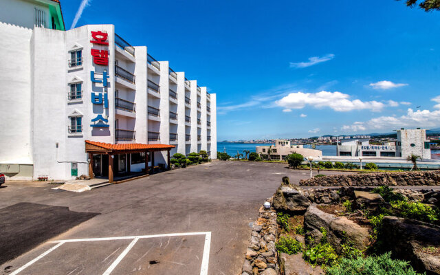 Goodstay Navis Hotel