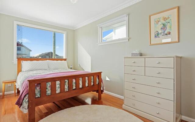 Coastal City Retreat - New Brighton Accommodation