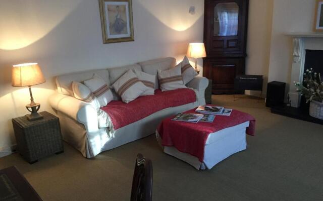 Super Spacious Regency Flat with Parking