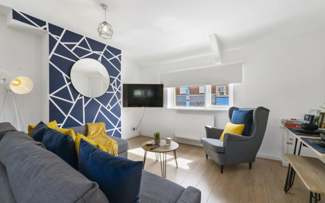 Village Cwtch Whitchurch Apartment