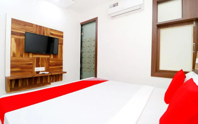 OYO 40722 Hotel Galaxy