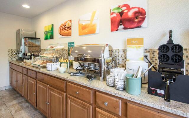 Quality Inn & Suites Sun Prairie Madison East