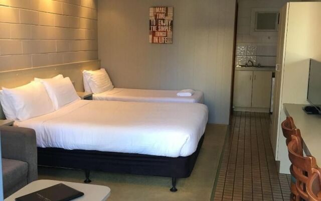 Sandbar Motel