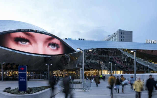 Free Parking Two Bedroom Apartment