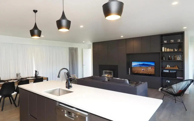 36 on Burgundy - Martinborough Holiday Home