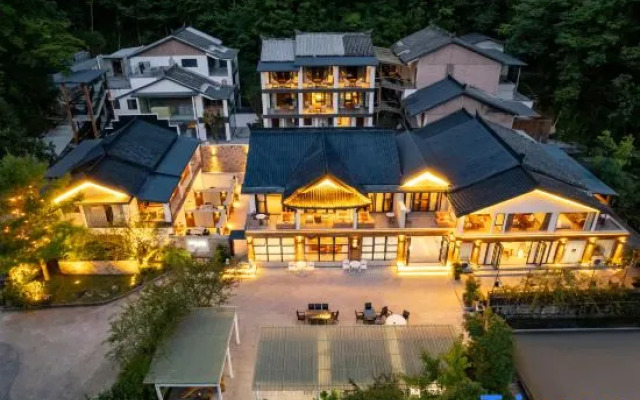 Qingcheng Mountain Zixuan Mountain Land Designer Villa (Qingcheng Houshan Tai'an Ancient Town)