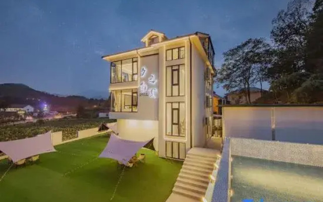 Yunshang Grassland Xixia Parent-childcamping Light Luxury Holiday Villa