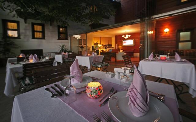 Rose Garden Suites