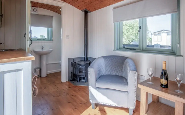 Willow - 1 Bedroom - Amroth