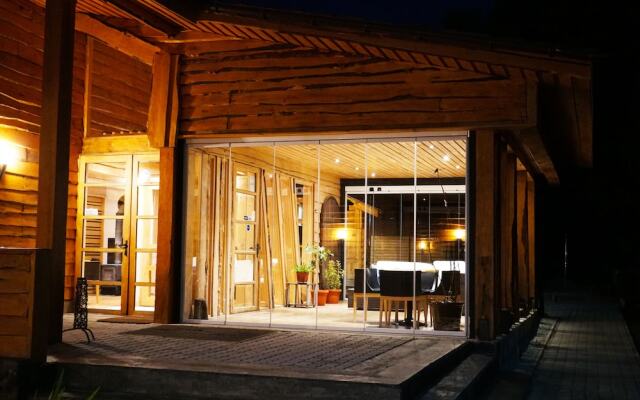Alto Melimoyu Hotel & Patagonia
