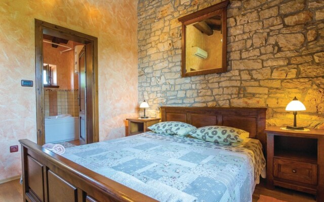 Stunning Home in Vrsar With Wifi and 3 Bedrooms
