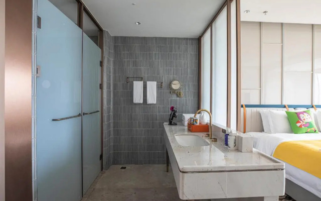 voco Chongqing Chaotianmen by IHG