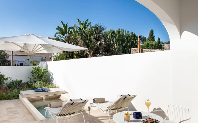 Pazziella Garden & Suites