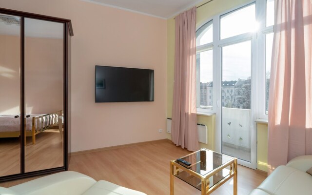 Studio centrum Poznań by Renters