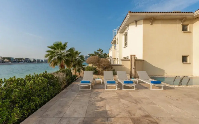Ultra-luxury Villa w Private Pool Beach on Palm