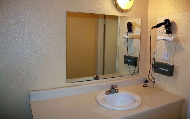 Wildflower Inn & RV Park