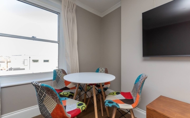 Spacious & Pristine 2BD Flat - Balham