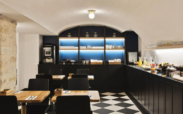 New Hotel Lafayette