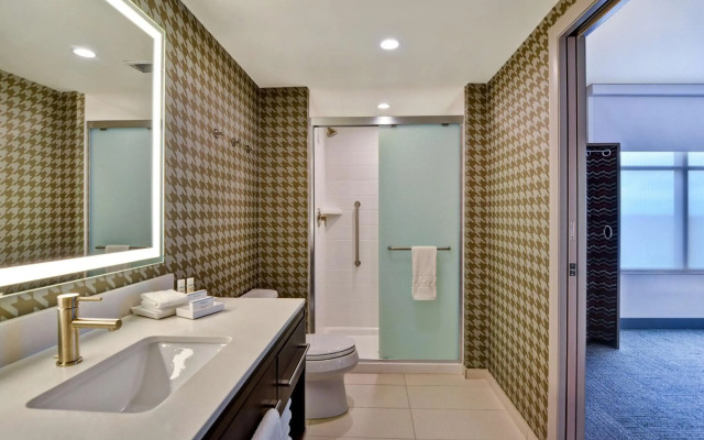 Home2 Suites by Hilton Orlando at Flamingo Crossings