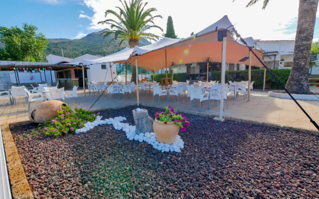 Rescator Resort 325 in Roses