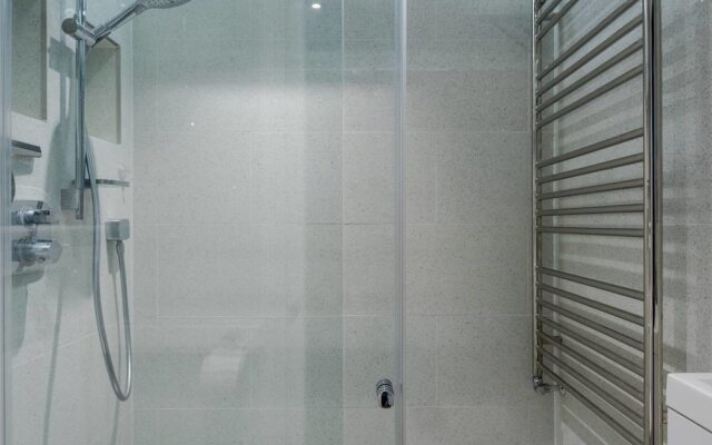 Newly Refurbished 2 Bedroom Flat in Fulham