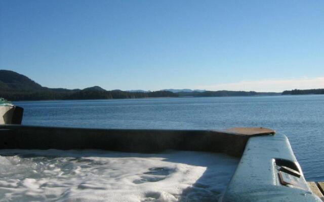 Tofino Stormbay Guest House