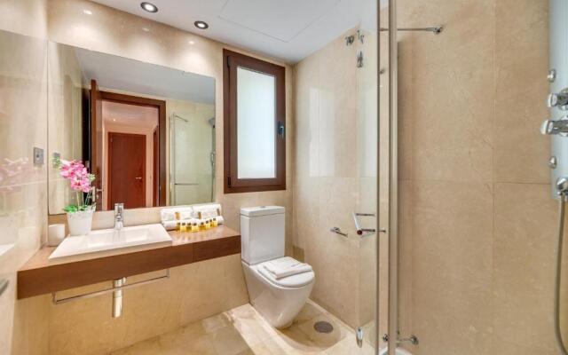 300 SQM Penthouse · Private Swimming pool · BBQ · WiFi