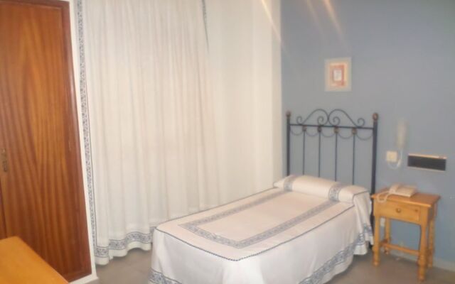 Hostal Restaurante Lujuan