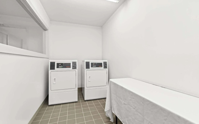 Hourglass Hotel, Ascend Hotel Collection