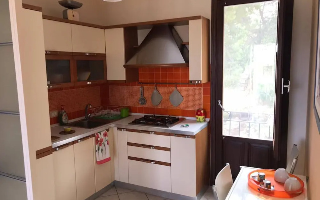Orange Apartment 100 Meters From The Sea