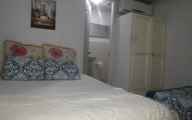 Hostal Red Line