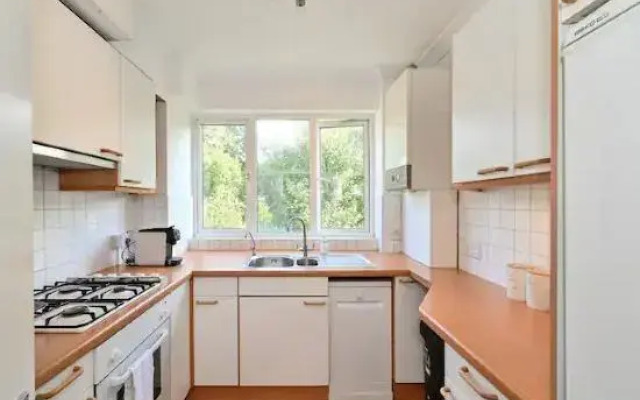 Stylish 3-Bedroom in Maida Vale