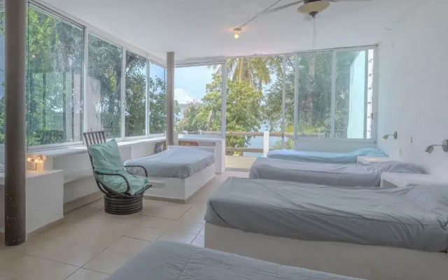 Lakeside Retreat Spacious Family Villa