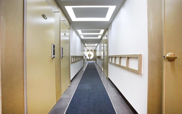 Abata Business Hotel