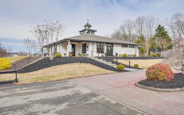 Smith Mountain Lake Condo w/ Pool Access