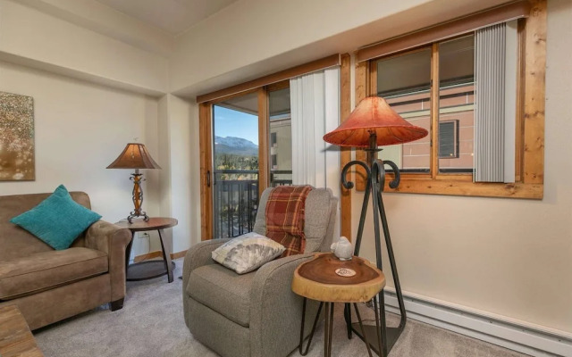Comfortable 2-bedroom Village at Breckenridge Condo