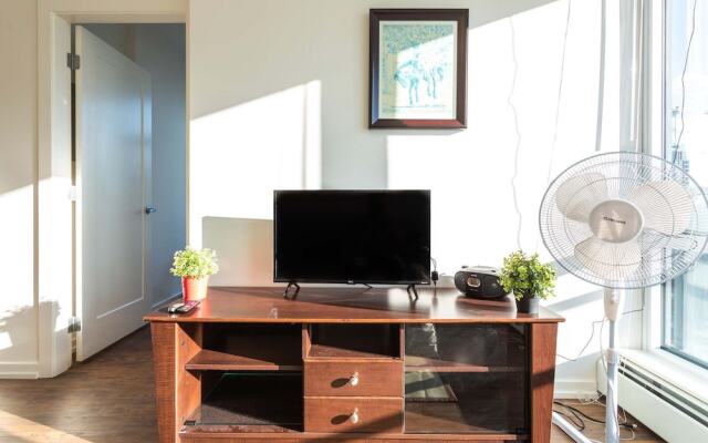 Heart of Dt,a/c,stampede,dome,bmo,roof Patio,bbq,gym